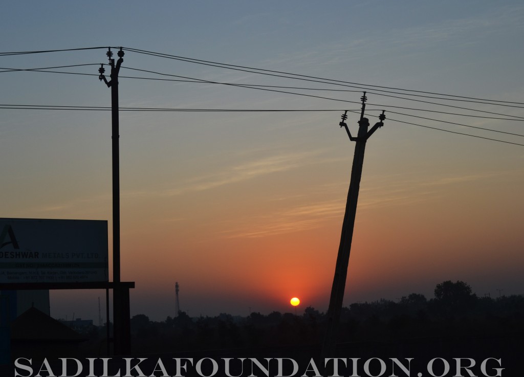 After 23 hours by air, a magnificent sunrise greeted us during our 4 hour car ride from Ahmedabad airport to Bharuch, where Camp Day 1 began upon arrival.